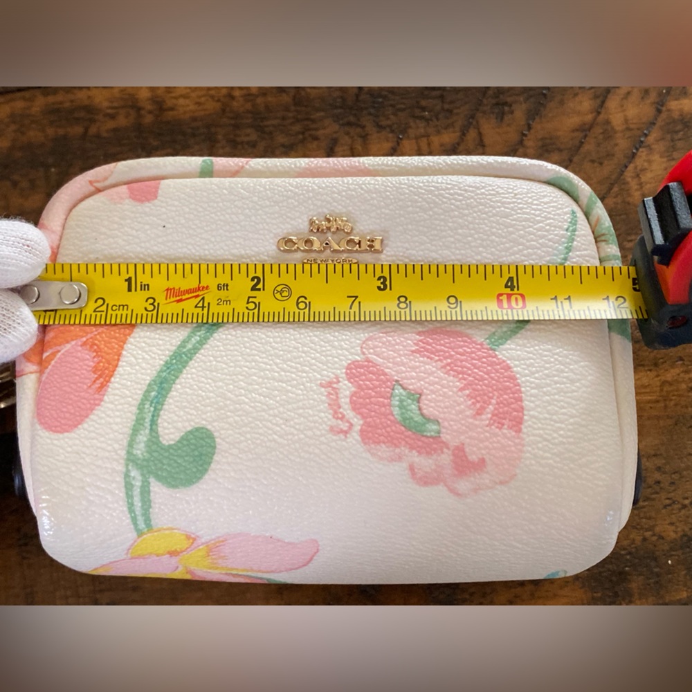 COACH White Floral Print Mini Cosmetic Case💛 - Picture 9 of 11